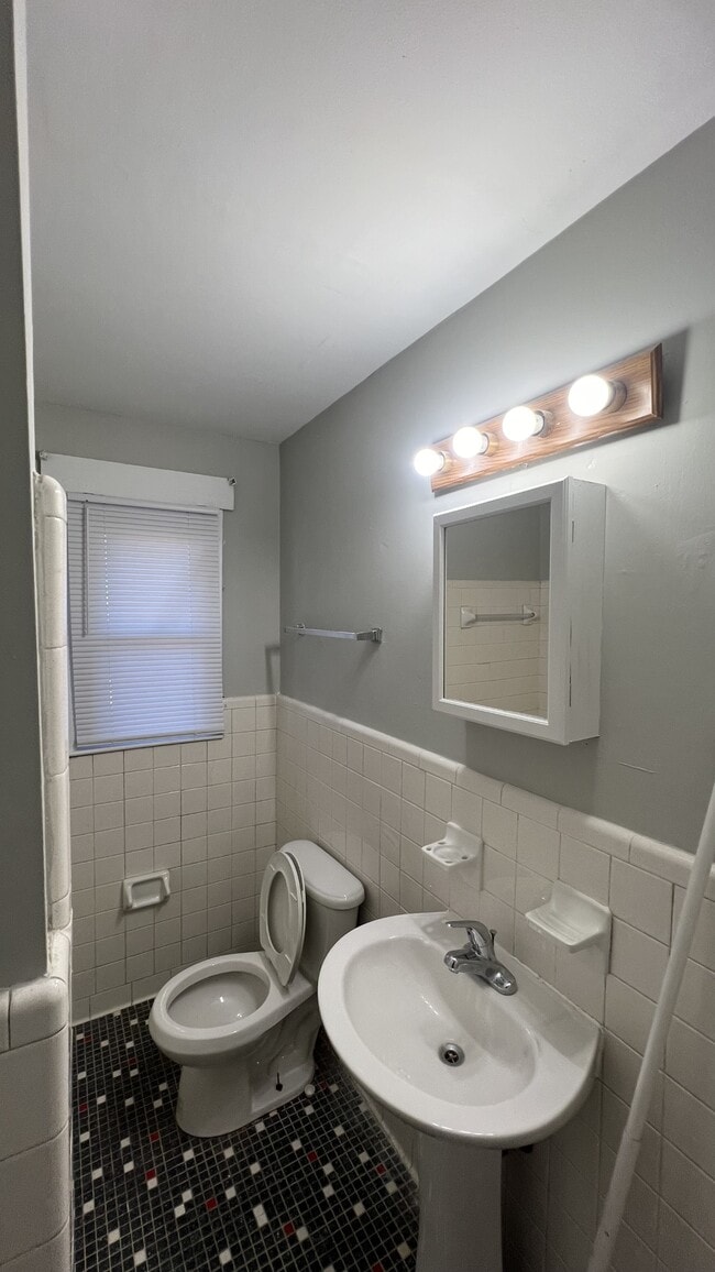 Photo - 1053 Rulnick St