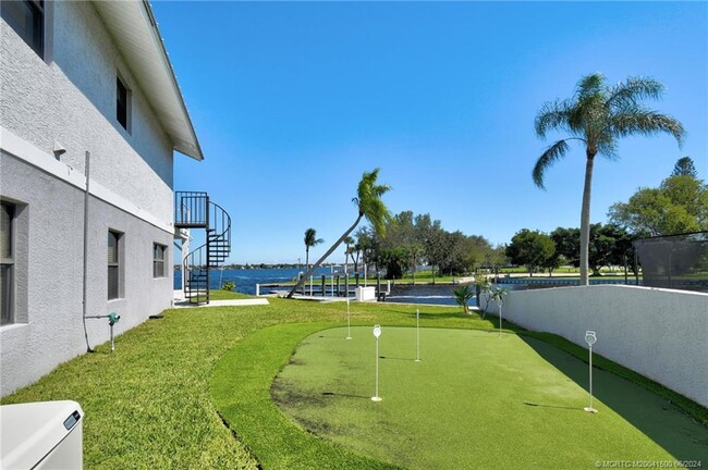 Photo - 26 SW Riverway Blvd