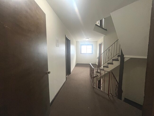Photo - 2728 W 87th St