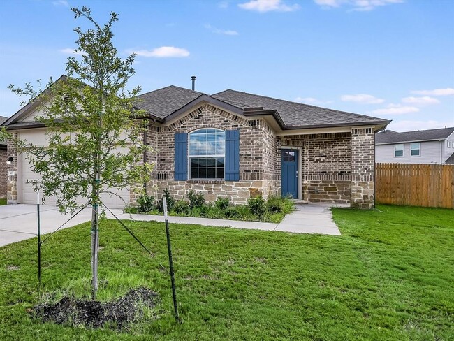 Photo - 413 Rainmaker Ln