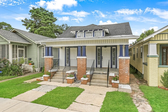 Building Photo - 7737 S Claiborne Ave