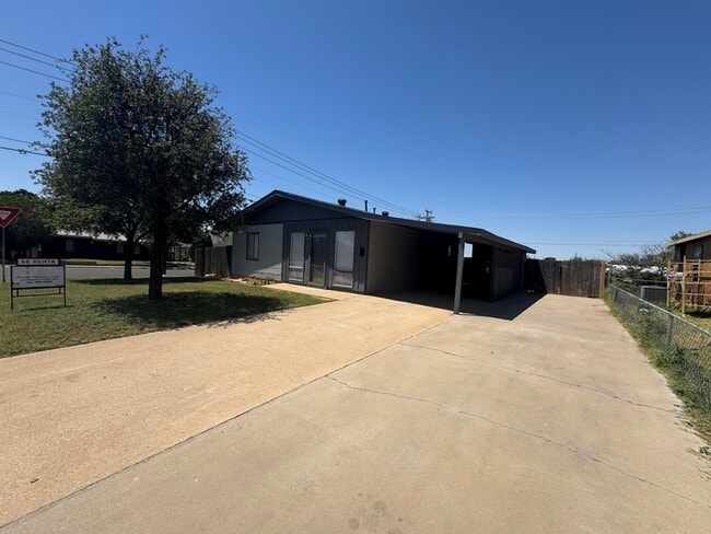 Photo - 3101 Merrill Ave