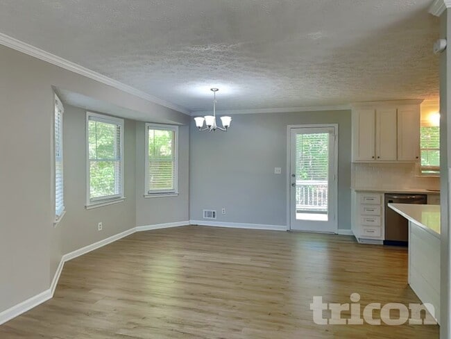 Photo - 2590 Mountain Brook Rd