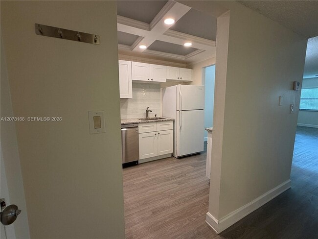 Photo - 301 Racquet Club Rd Unit 210