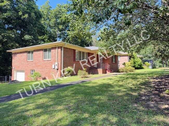 Photo - 320 Park Rd