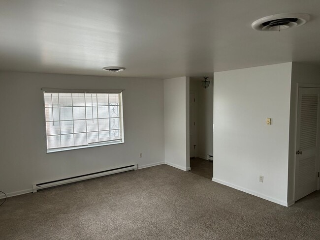 Photo - 211 N Tompkins St