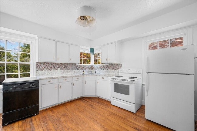 Photo - 1955 Lexington St Unit B