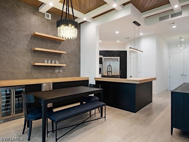 Photo - 60 Seagate Dr Unit 305