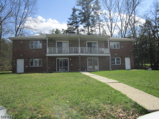 Building Photo - 359 Lake Shore S Unit A Rental