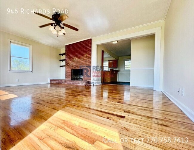 Photo - 946 Richards Rd NE