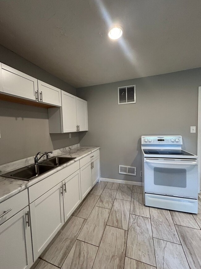 Photo - Rampart Holdings II Rentals (1101 Bancroft St.) Unit #3