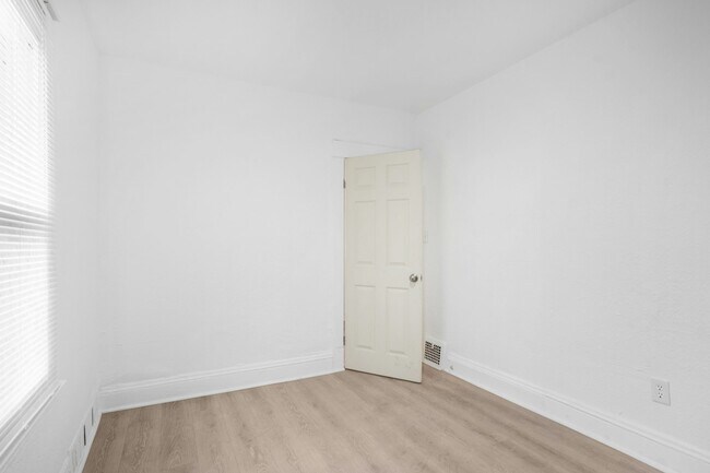 Photo - 10413 Mt Auburn Ave