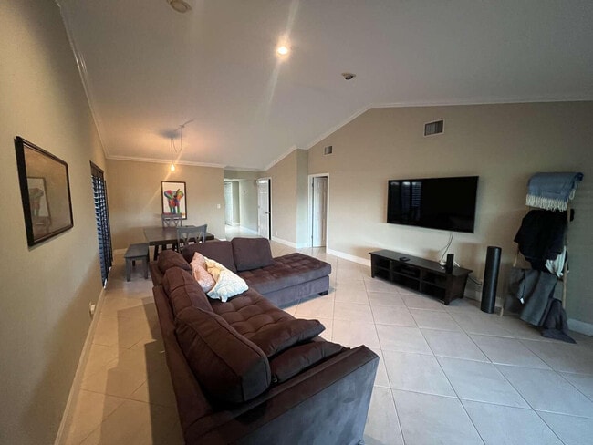 Photo - 16233 Laurel Dr