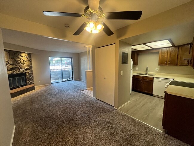 Building Photo - Spacious 2bed/2bath Apartment in Unit 107