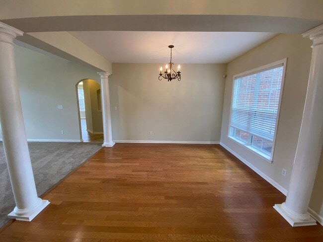 Photo - LARGE AND SPACIOUS HOME IN BARTLETT/ARLINGTON