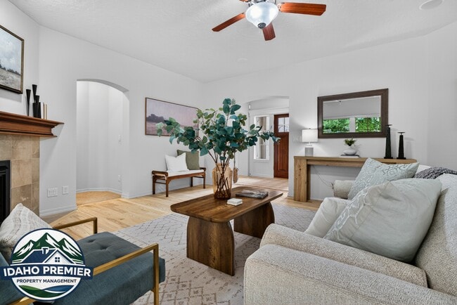 Photo - 12815 N 11th Ave