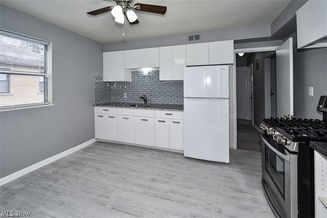 Photo - 2346 Westmoor Rd