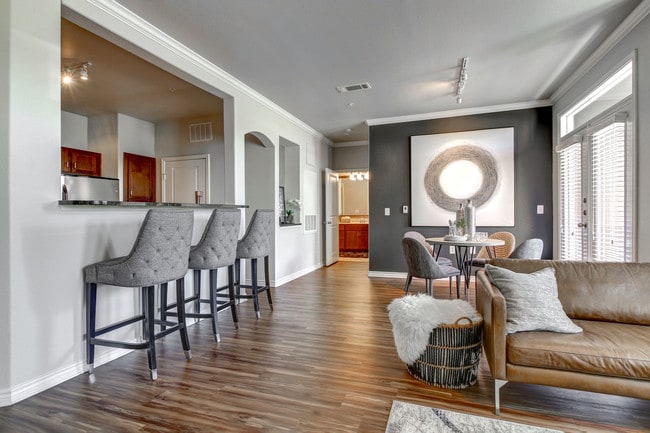 Large open floor plans in Las Colinas.