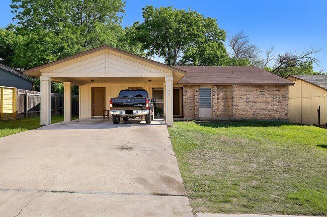 Photo - 1202 Dobie Dr