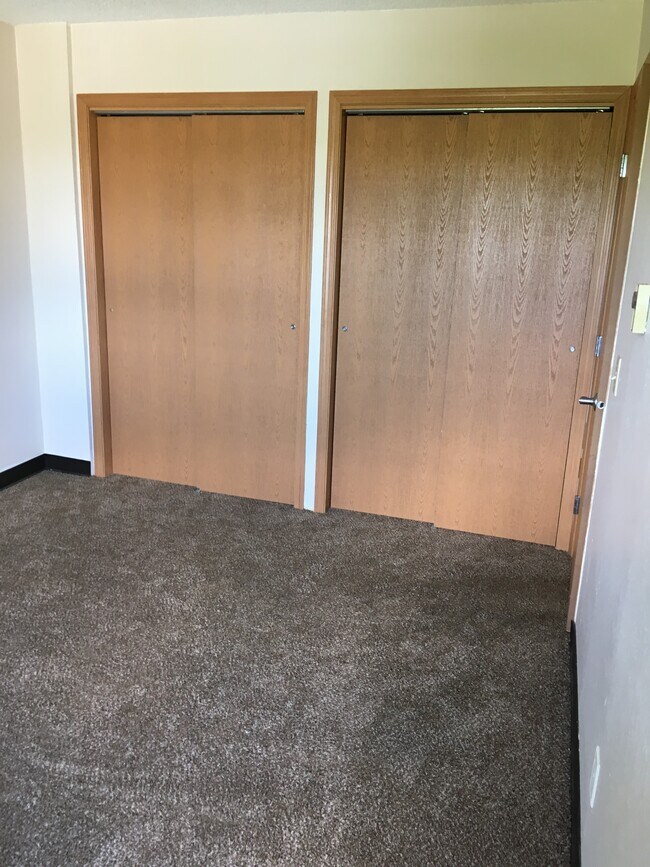 Photo - Circle Pines Apartments