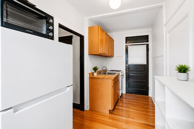Photo - 658 W Oakdale Ave Unit 3B