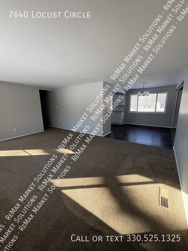 Photo - 7640 Locust Cir