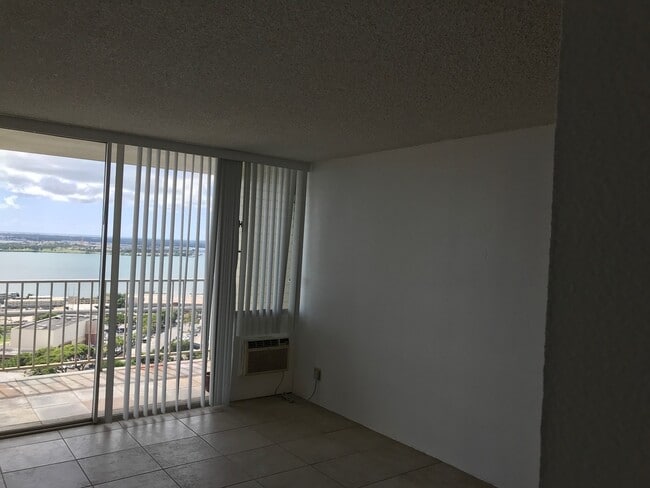 Photo - CONVENIENTLY LOCATED 1 BEDROOM / 1 BATH APARTMENT AVAILABLE NOW!