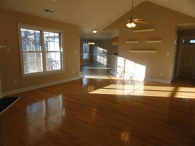 Photo - 215 Stagecoach Dr