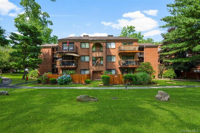 Photo - 18 Bronxville Glen Dr Unit 11