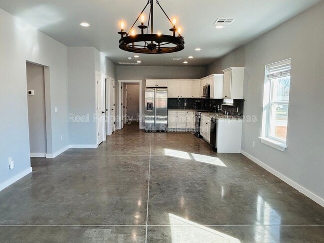 Photo - 104 N Harrison Ave