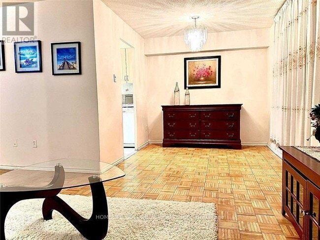 Photo - 2721 Victoria Park Ave Unité 1004