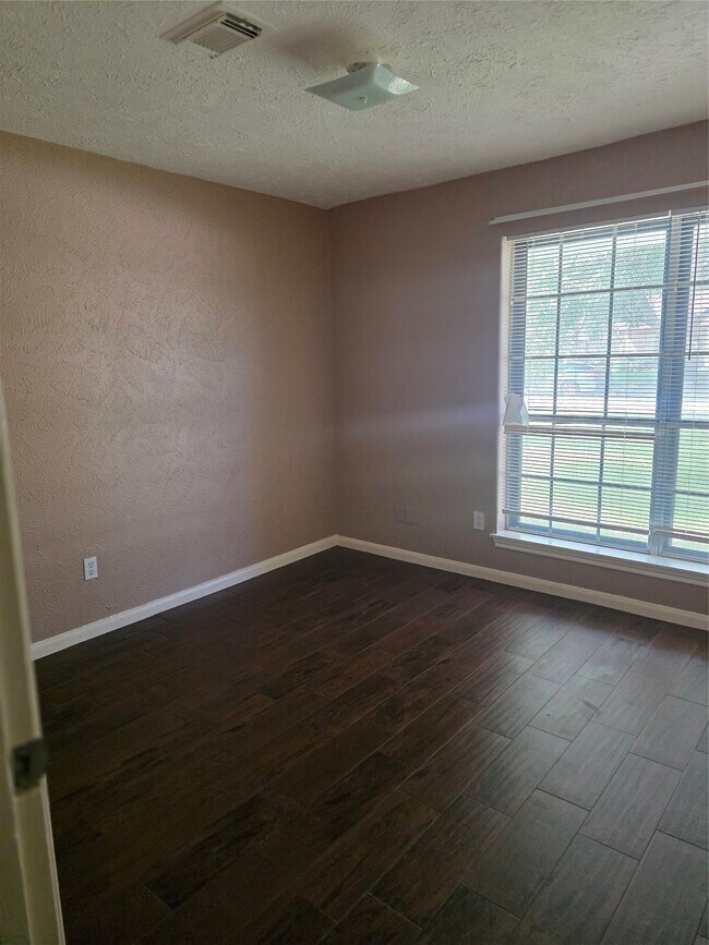 Photo - 2703 Westfield St