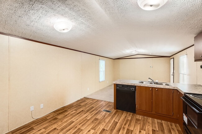 Photo - 4423 E Houston St