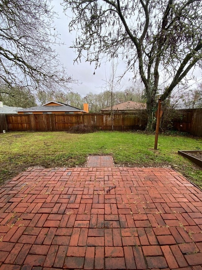 Photo - Spacious 4 Bedroom House in South Town!