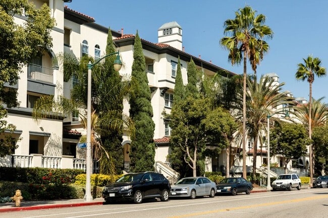 Building Photo - 6020 Seabluff Dr Unit Seabluff