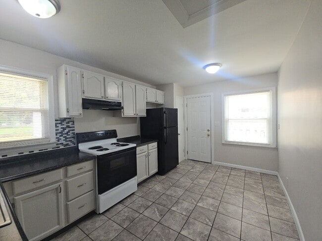 Photo - 1011 Blakley Dr