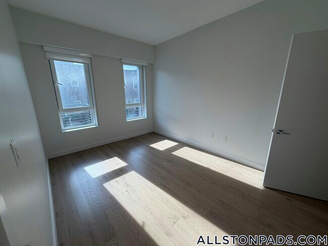 Photo - 55 Brighton Ave Unidad 203