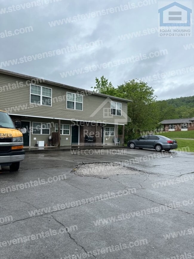 Building Photo - 1207 Holly Ave