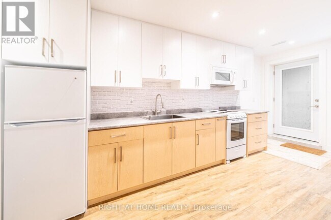 Photo - 49B East Dr