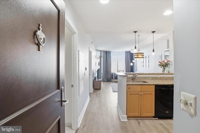 Photo - 3600 S Glebe Rd Unidad 815W