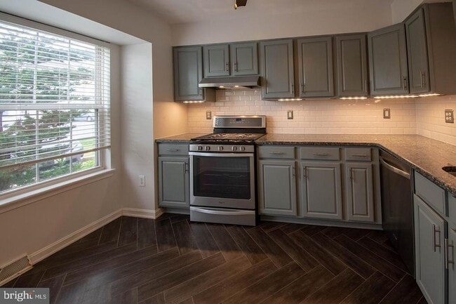 5620 Queen Anne Ct