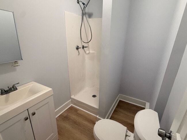 Photo - 585 E Chestnut St Unit 2