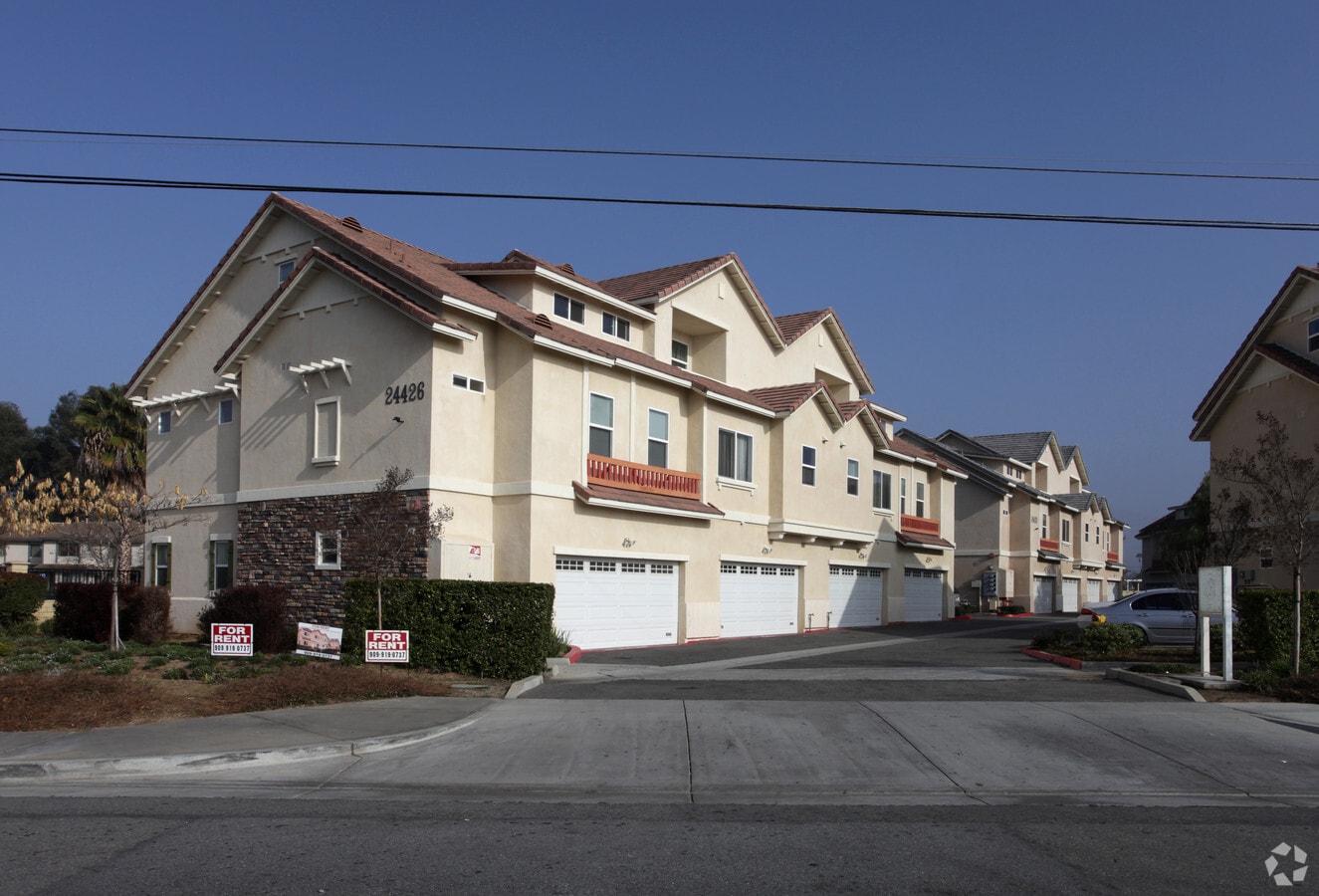 Primary Photo - 24426-24442 Dracaea Ave