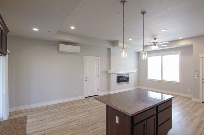 Photo - 1392 Bonhurst Dr