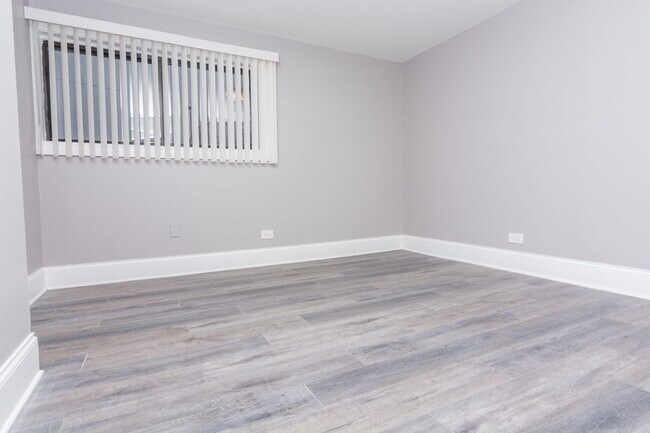 Photo - 7620 S Stewart Ave