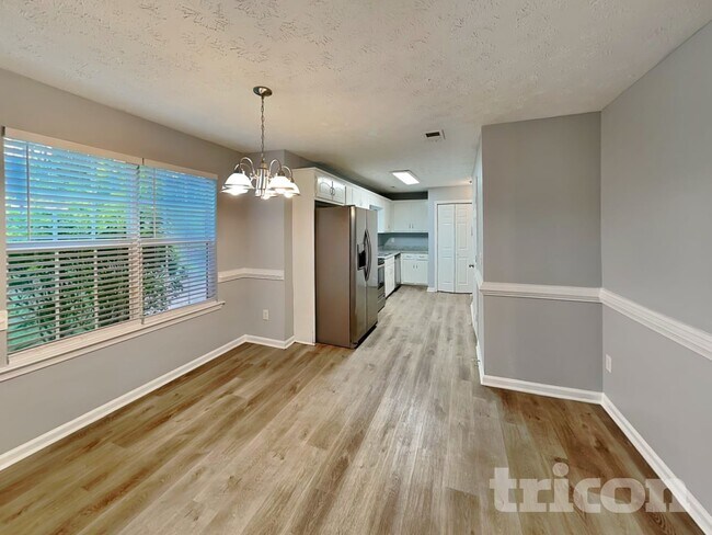 Photo - 803 Freedom Walk