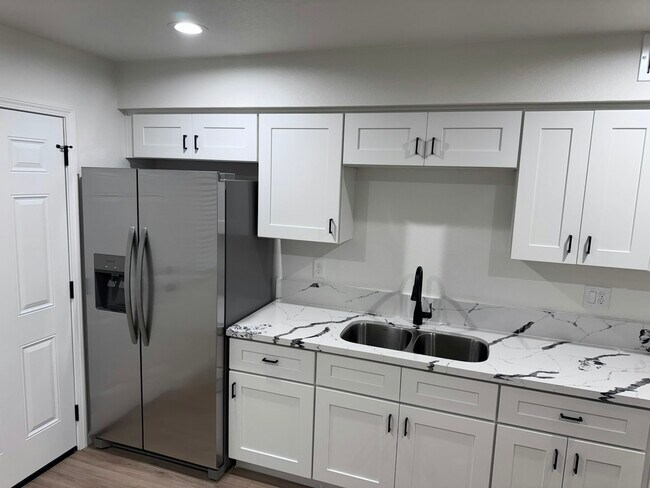 Photo - 2118 N Glenn Ave Unidad 2118 N. Glenn Ave