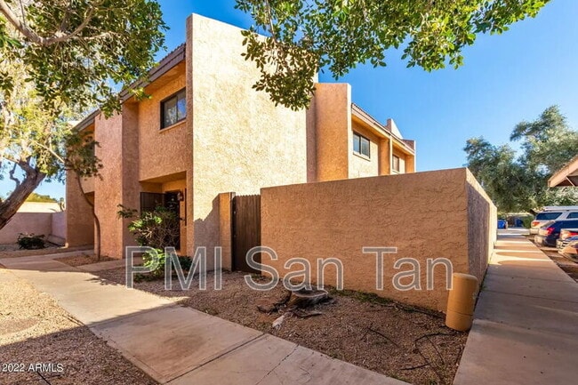 Building Photo - 834 E Fountain St Unit #4