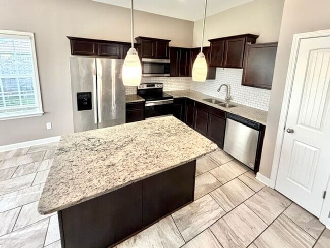 Photo - Open House! Now Leasing a 5 Bedroom 3 Bath Home In Olive Branch At Stateline