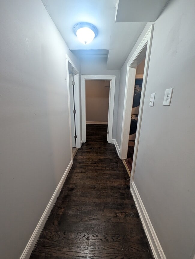 Photo - 1020 W 68th St
